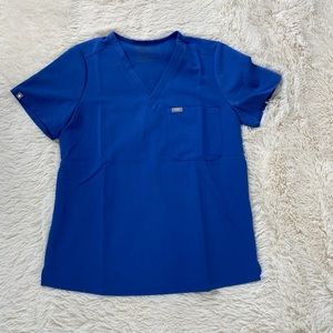 NWT FIGS Catarina one pocket top